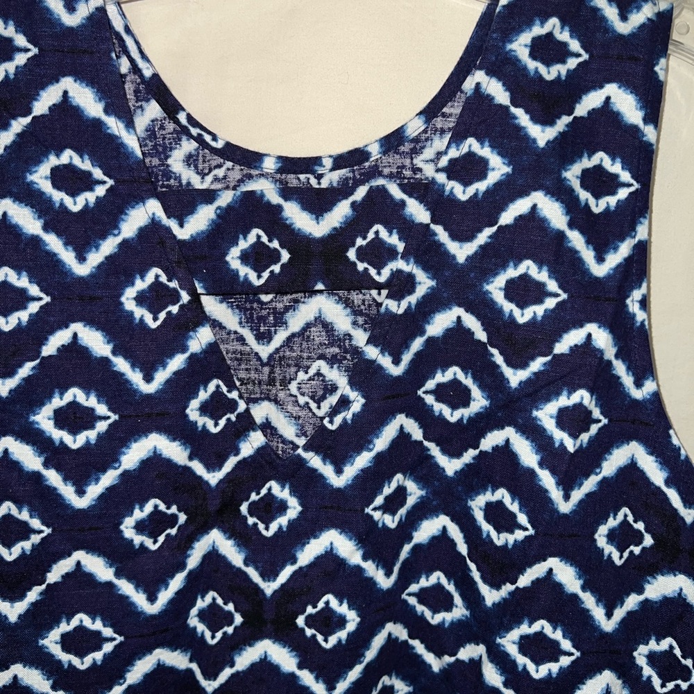 Batik Bar Back Cropped Shell - Picture 5 of 6